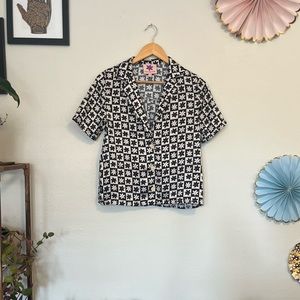 Lisa Says Gah Reese Collared Top - Black Daisy Check